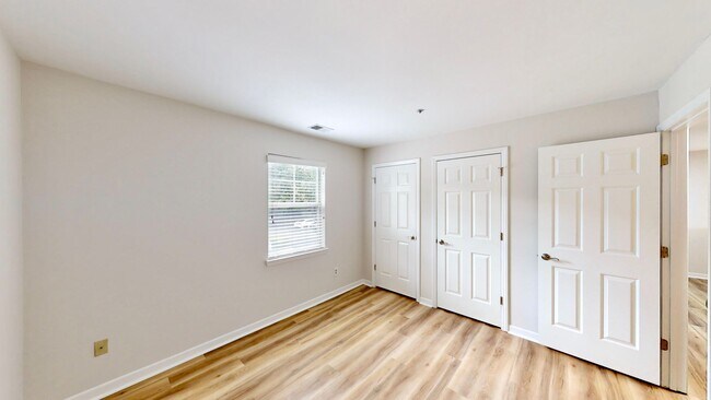 Building Photo - 525 Olmsted Park Pl