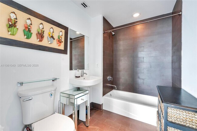 Building Photo - 1040 Biscayne Blvd