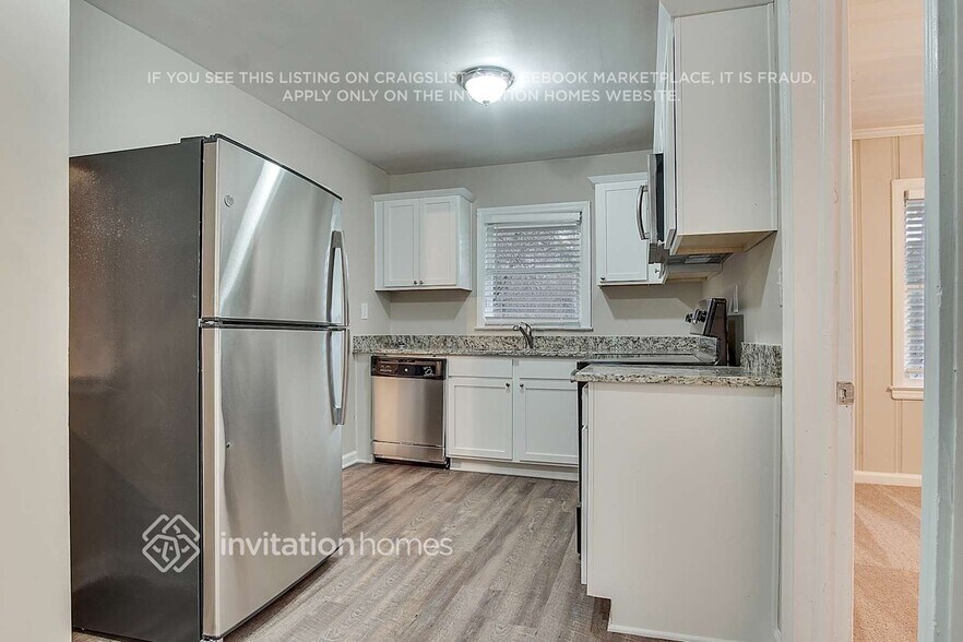 Building Photo - 2430 Mark Dr