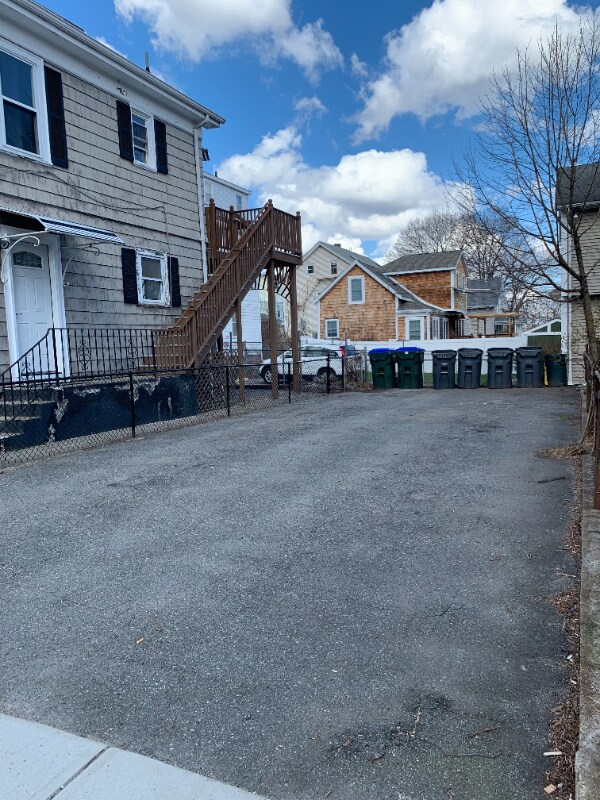 Building Photo - 205 Ives St
