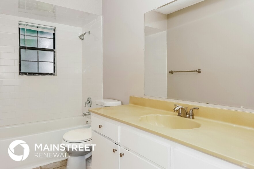 Building Photo - 4303 Ponds Dr