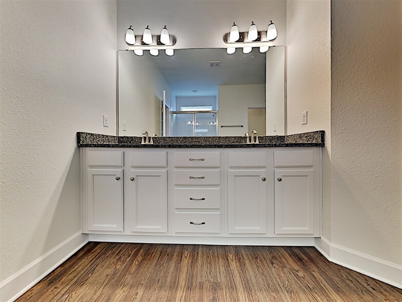 Building Photo - 5687 Hampton Creek Rd