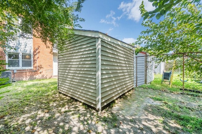 Building Photo - 3 BEDROOM BRICK TOWNHOME FOR RENT IN NORFOLK