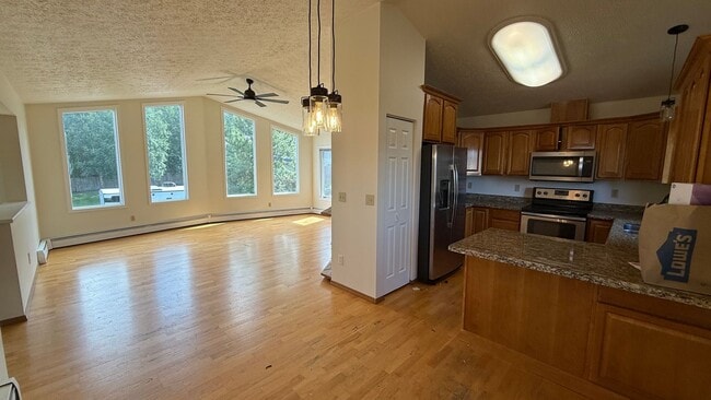 Building Photo - East Anchorage 3 Bed/2 Bath House - Fresh ...