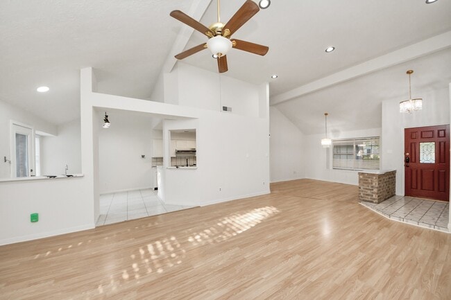 Building Photo - 3611 Bee Bayou Ln