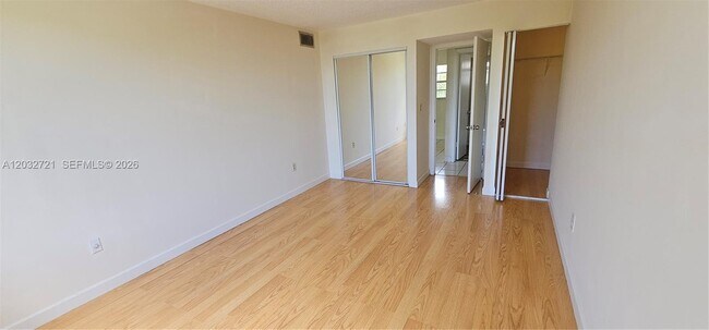 Building Photo - 13100 SW 92nd Ave