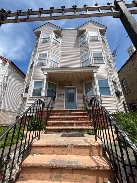 Primary Photo - 134 Wilkinson Ave
