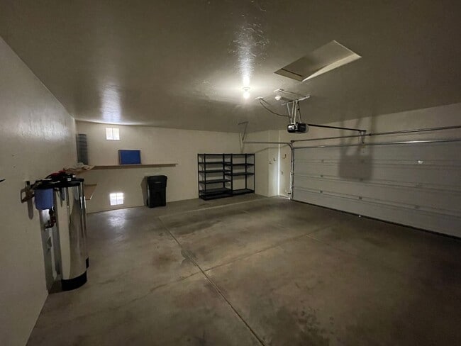 Building Photo - 1994 Willow Oak Ln