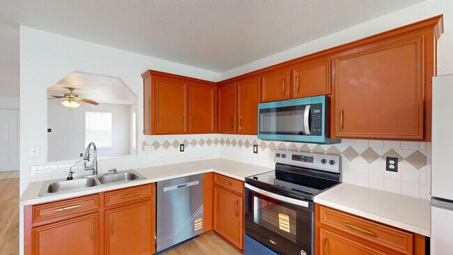 Building Photo - Great location in Killeen, TX Cozy and well maintained house