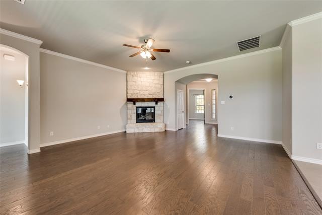 Building Photo - 9408 Lakeway Dr