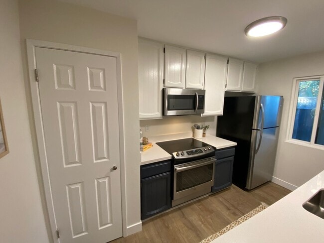 Building Photo - 124 Torrey Pine Terrace