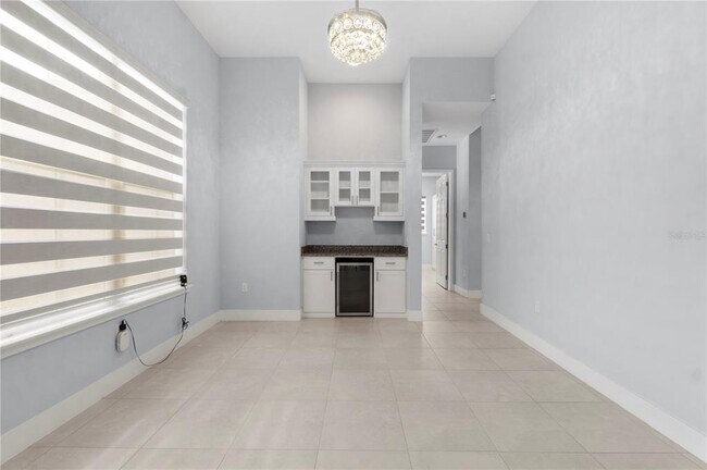 Building Photo - 2320 Symphony Cir