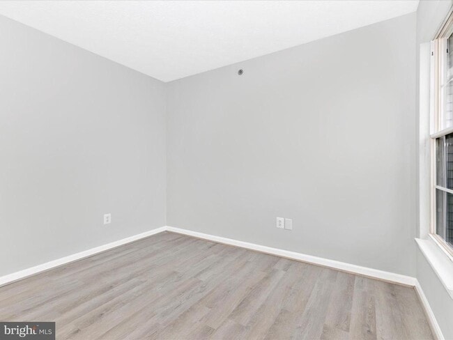Building Photo - 615 Himes Ave