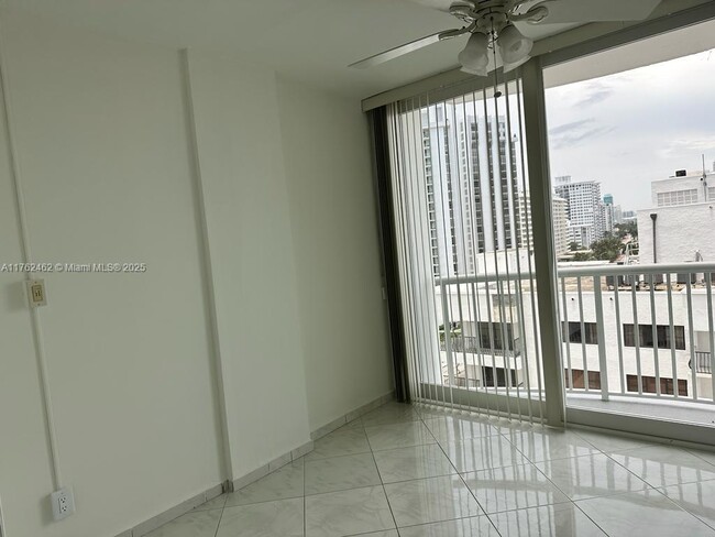 Building Photo - 5401 Collins Ave