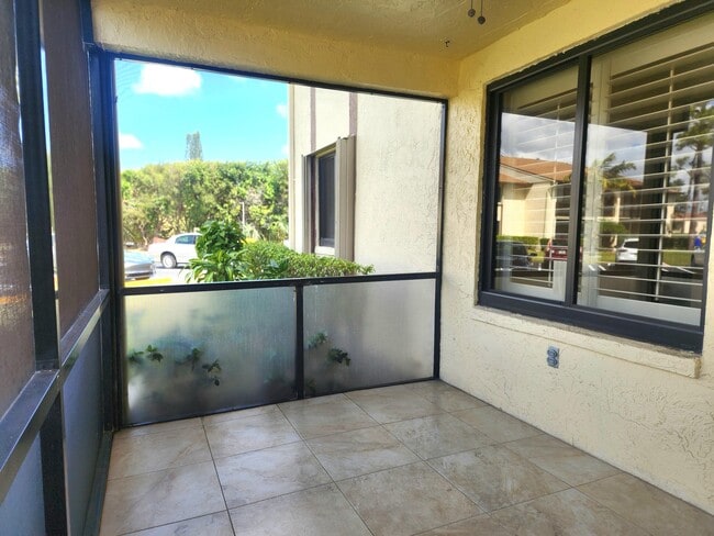 Building Photo - 310 Knotty Pine Cir