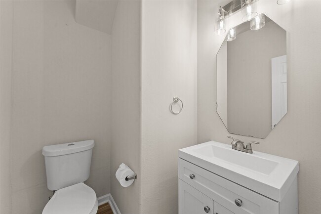 Building Photo - 6022 Yorktown Meadow Ln