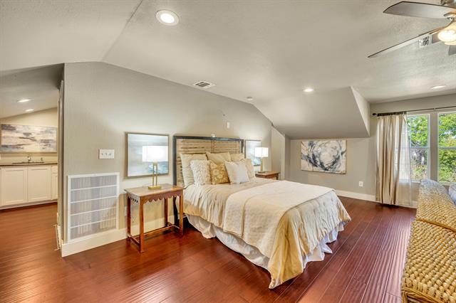 Building Photo - 6227 Lakeshore Dr