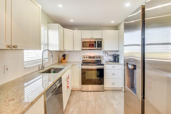 Building Photo - 1926 Ocean Shore Blvd