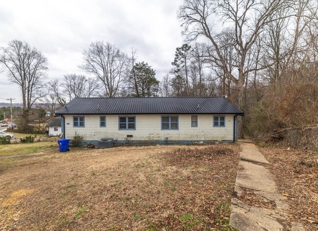 Building Photo - 219 Highland Ave