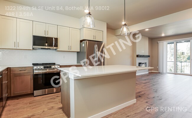 Building Photo - 1322 194th St SE