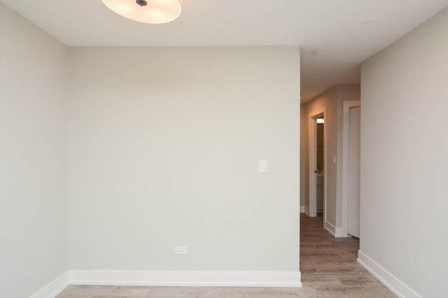 Building Photo - 450 W Barry