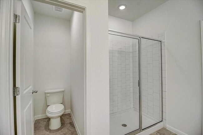Building Photo - 117 Lacey Oak Lp