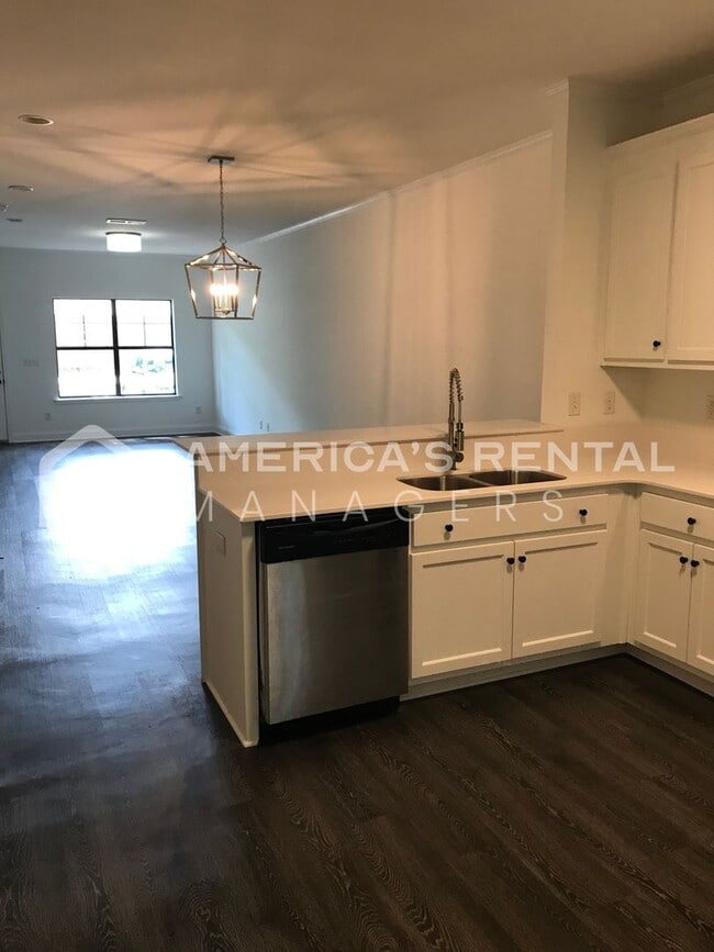 Building Photo - Townhome For Rent in Tuscaloosa, AL!  View with 48 Hours Notice!