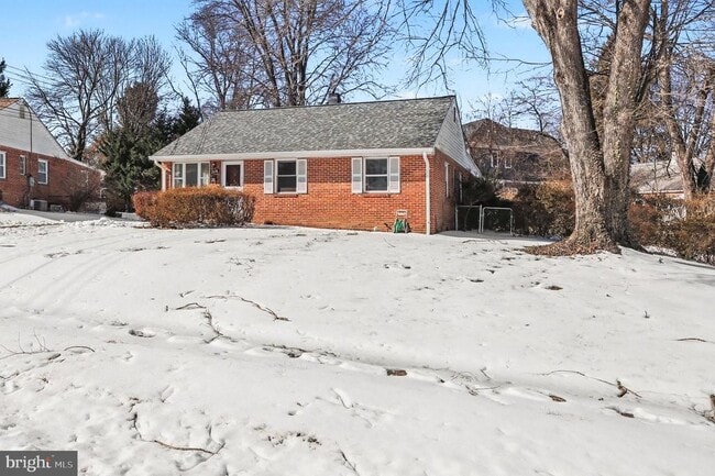 Building Photo - 1828 Olmstead Dr