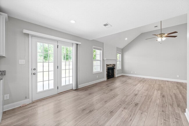 Building Photo - 169 Bonnell Dr