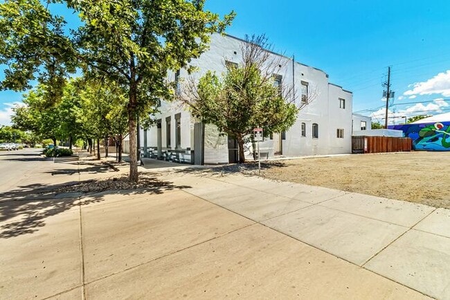 Building Photo - Urban Style Meets Everyday Comfort — Spaci...