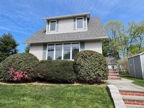 Building Photo - 21 Herbert Ave