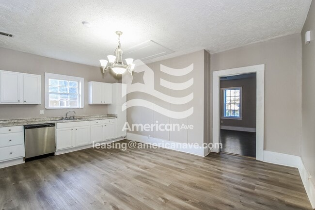 Building Photo - 130 Pelzer St