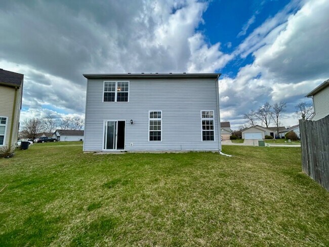 Building Photo - Wonderful 4 Bedroom 2.5 Bathroom Two Story Home in Lawrence!