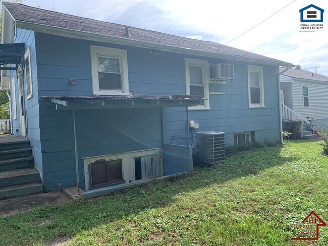 Building Photo - 3427 S Haven Rd