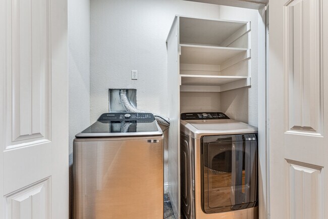 Building Photo - 2700 Merida Ave