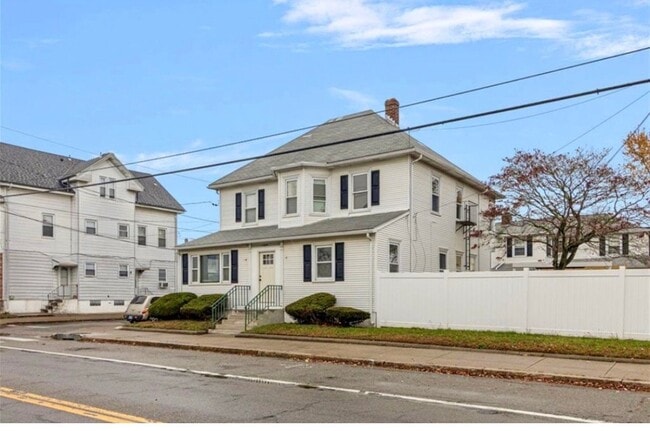 Building Photo - 1303 Cranston St