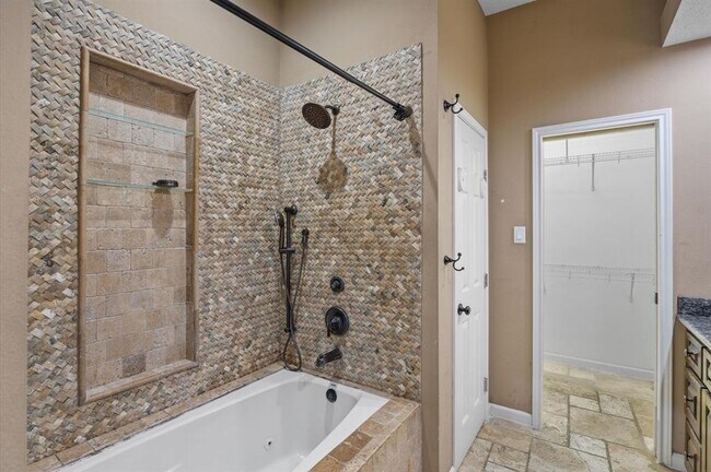 Building Photo - 8430 London Way Dr