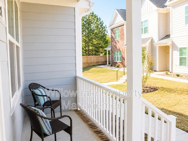 Building Photo - 904 Laurel Gate Dr
