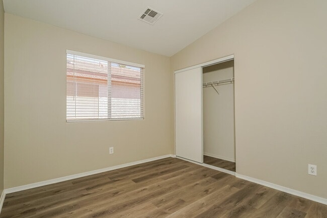 Building Photo - 4833 River Splash Ave