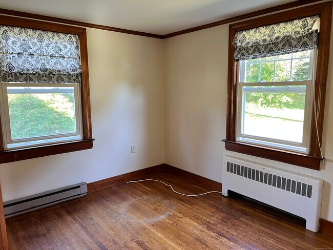 Building Photo - 7 Chesebro Ln