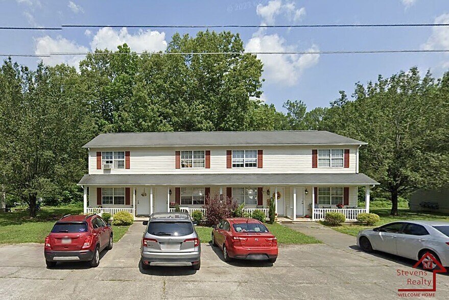 Primary Photo - 181 East Ave