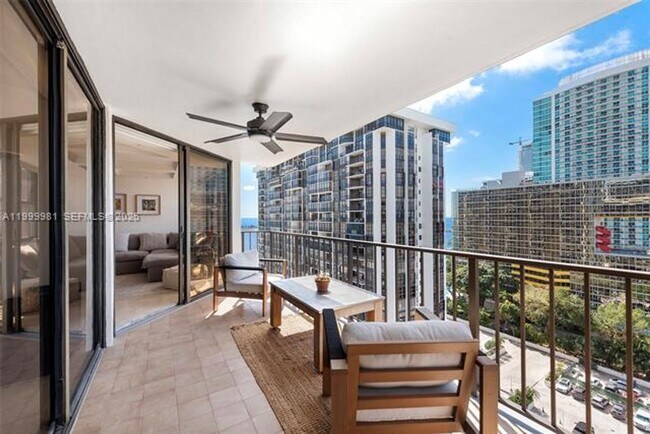Building Photo - 1915 Brickell Ave