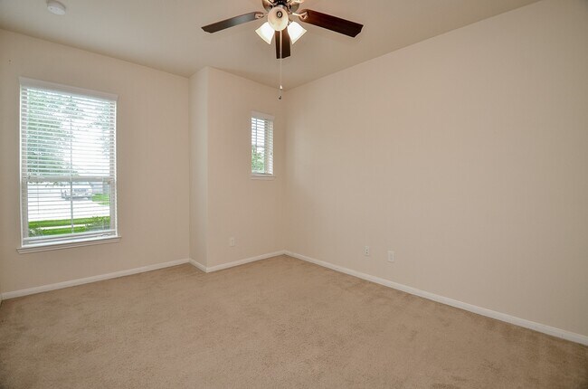 Building Photo - 2227 Leonetti Ln