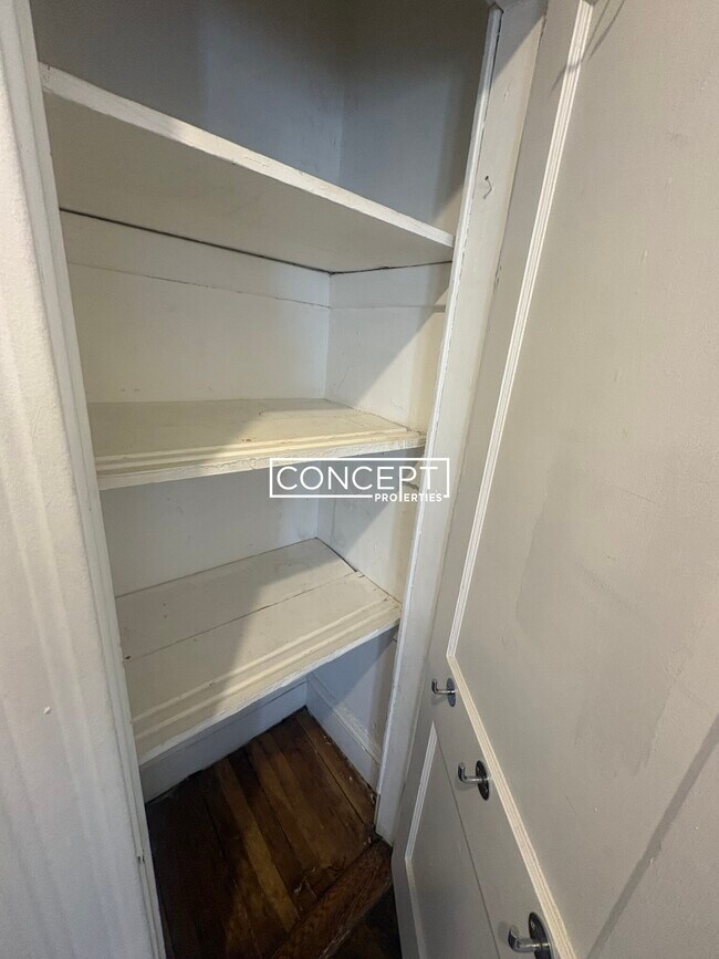 Building Photo - 7 James St