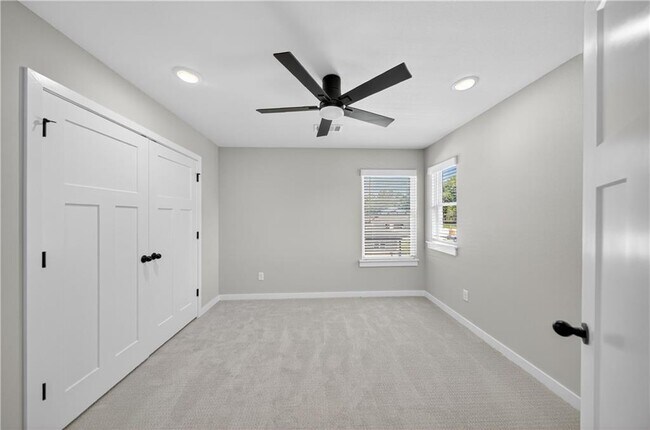Building Photo - 601 Cosmos St