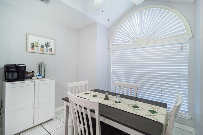 Building Photo - 13414 Creek Springs Dr