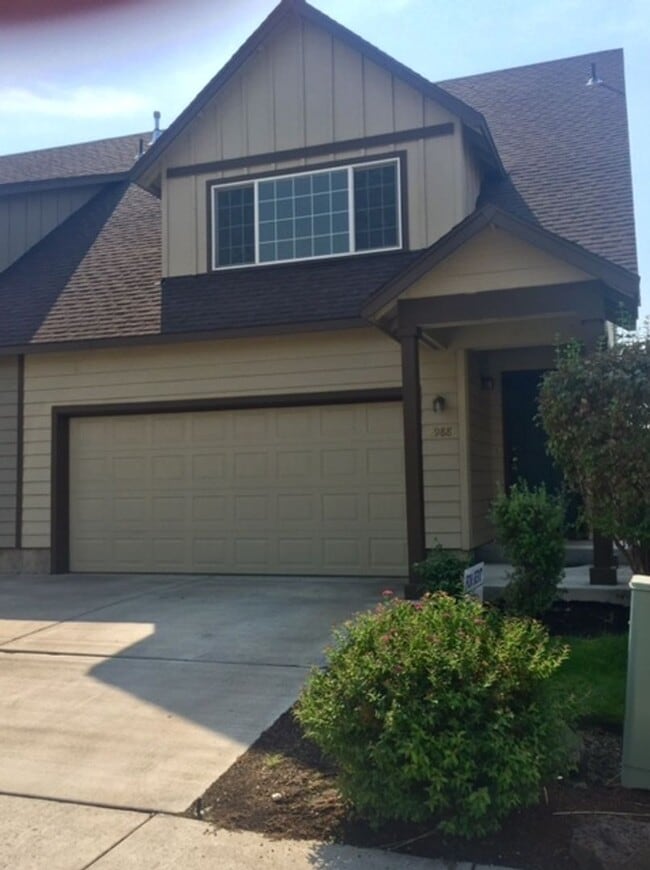 Building Photo - 2988 SW Indian Cir
