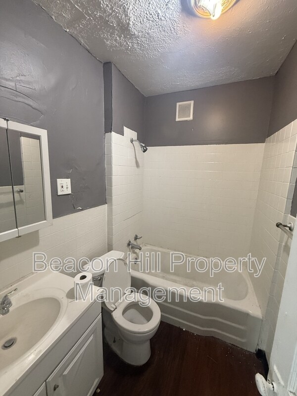Building Photo - 12602 Locke Ave