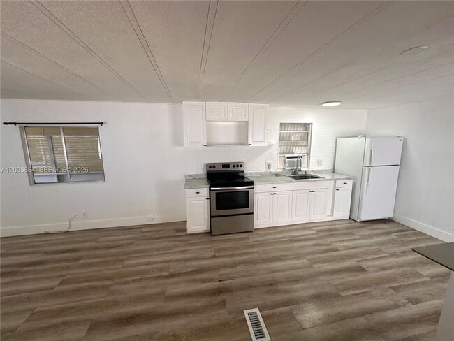 Building Photo - 2957 SW 54th St