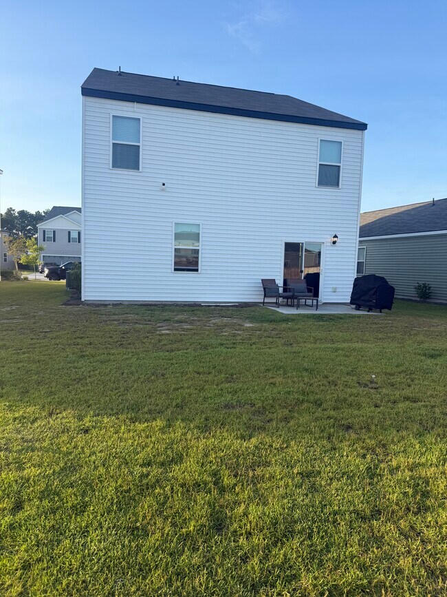 Building Photo - 257 Waterglen Dr